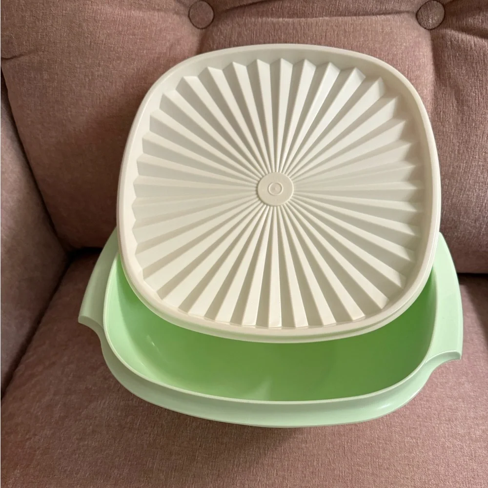 💚Tupperware Servalier Bowl Mint Green 2.8L/ 11 3/4 cups mix prep store serve NEW - Picture 4 of 9